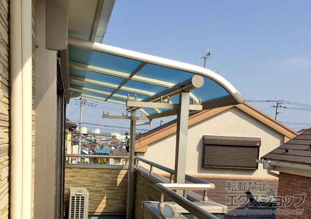 神奈川県横浜市ののバルコニー・ベランダ屋根 ヴェクターテラス R型 屋根タイプ 単体 積雪〜20cm対応 施工例