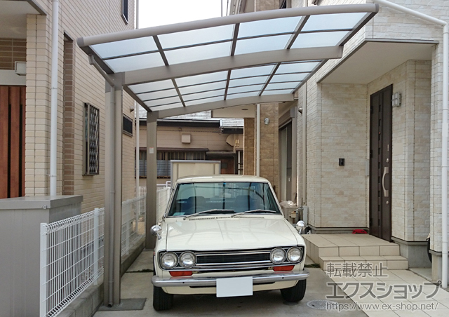 神奈川県茅ヶ崎市のLIXIL リクシル（トステム）のカーポート カーブポートシグマIII 積雪〜20cm対応 施工例