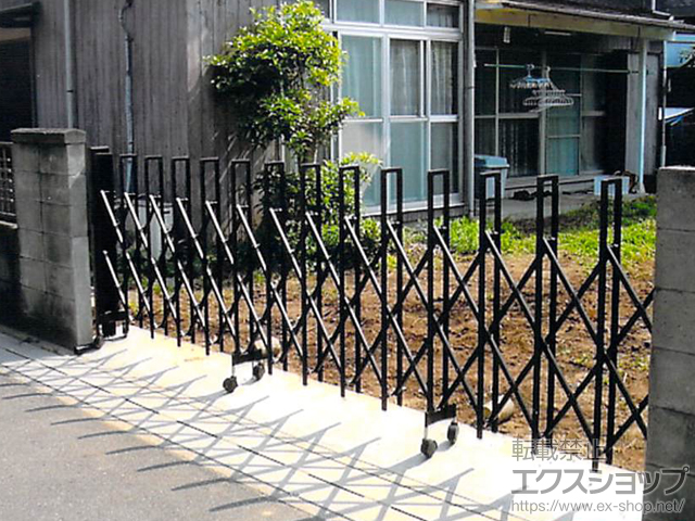 埼玉県草加市ののカーゲート トリップゲート RB型 ノンレール 片開き 41S 施工例