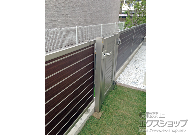 愛知県一宮市のの門扉 ルシアス門扉CW02型 横目隠し 片開き アルミカラー 門柱使用 施工例