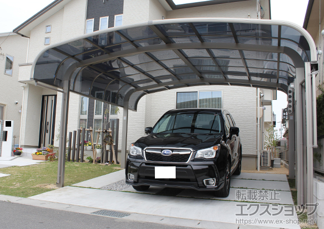 山口県山陽小野田市のLIXIL リクシル（トステム）のカーポート テールポートシグマIII ワイド 積雪〜20cm対応＋サイドパネル＋収納式物干し 標準タイプ 2本入り×1セット 施工例