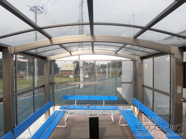 大阪府大阪市のLIXIL リクシル（トステム）のカーポート カルエードシグマIII 1500 積雪〜50cm対応＋サイドパネル 施工例