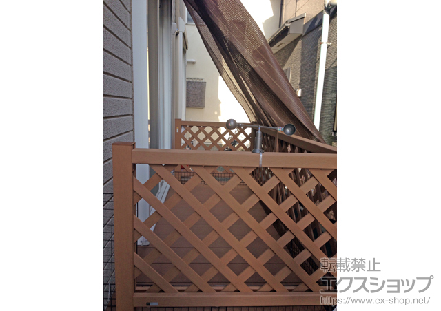 神奈川県高座郡寒川町ののウッドデッキ リウッドデッキ 200＋リウッドデッキフェンス2型<ラチス格子> 施工例