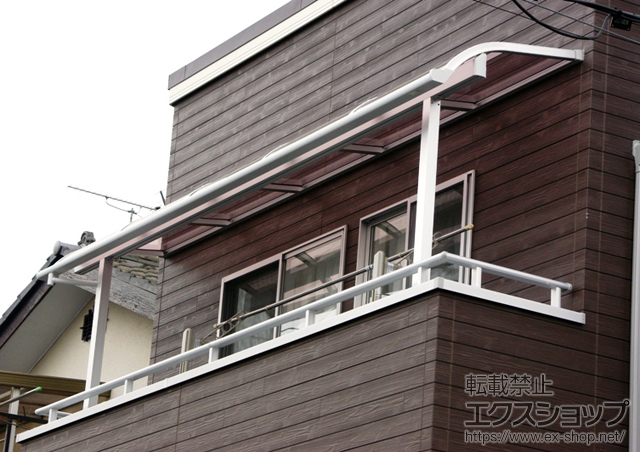 埼玉県川口市のLIXIL リクシル（トステム）のバルコニー・ベランダ屋根 ライザーテラスII R型 屋根タイプ 単体 積雪〜20cm対応 施工例