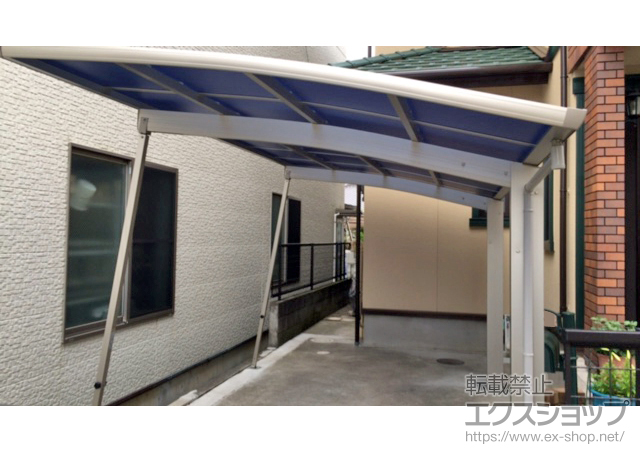 神奈川県茅ヶ崎市ののカーポート プレシオスポート 積雪〜20cm対応＋着脱式補助柱 標準・ハイルーフ兼用 2本入り×1セット 施工例