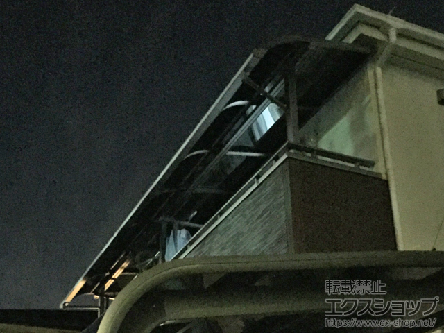 東京都江戸川区のLIXIL リクシル（トステム）のバルコニー・ベランダ屋根 ライザーテラスII R型 屋根タイプ 連棟 積雪〜20cm対応 施工例