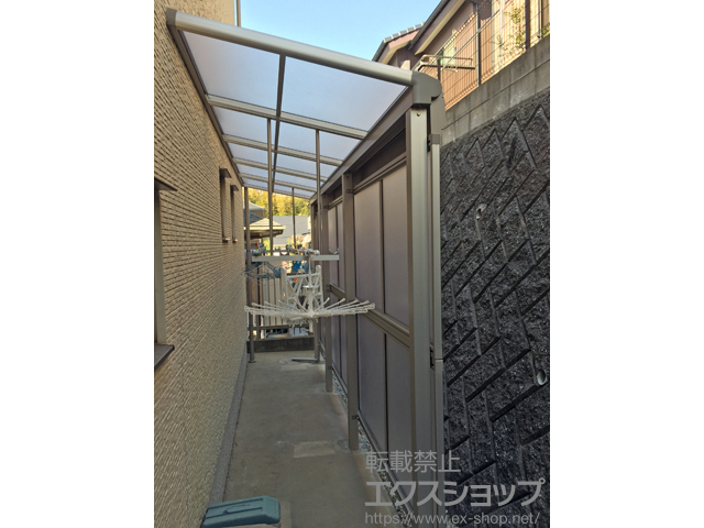 福岡県北九州市ののテラス屋根 ヴェクターテラス F型 テラスタイプ 単体 積雪〜20cm対応＋吊り下げ式物干し＋前面パネル 柱標準用(テラス屋根用) 施工例