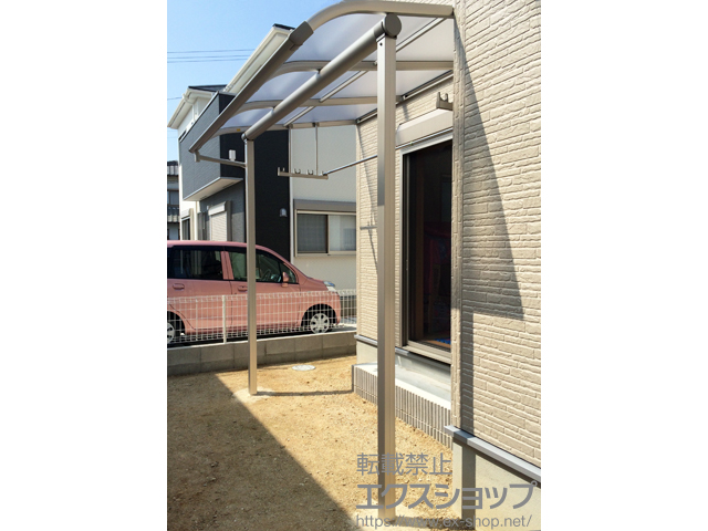 福岡県福岡市ののテラス屋根 プレシオステラス R型 テラスタイプ 単体 積雪〜20cm対応＋吊り下げ式物干し 施工例