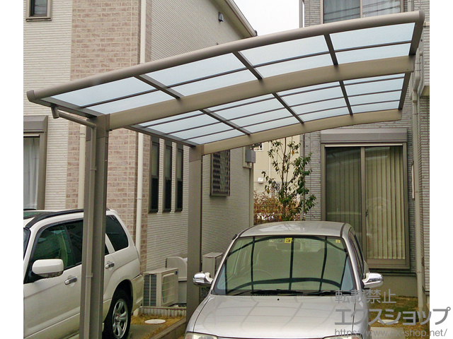 大阪府堺市のLIXIL リクシル（トステム）のカーポート カーブポートシグマIII 積雪〜20cm対応 施工例