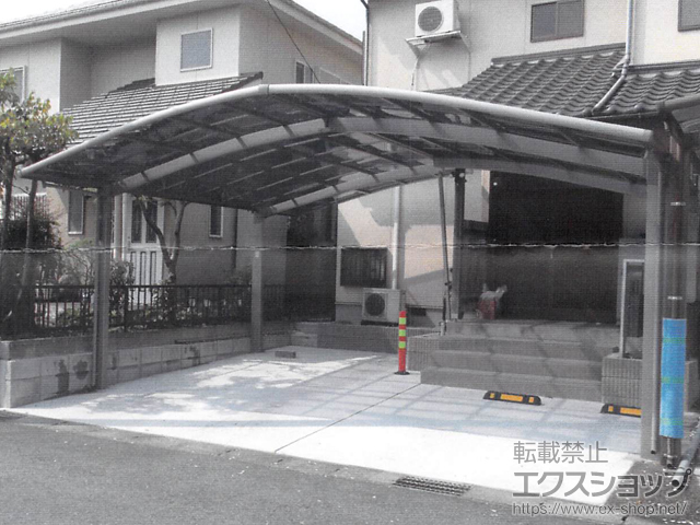 三重県三重郡菰野町のLIXIL リクシル（トステム）のカーポート カーブポートシグマIII M合掌 積雪〜20cm対応＋収納式サポート ロング柱23用 1本入×1＋長さセット 5030用 施工例