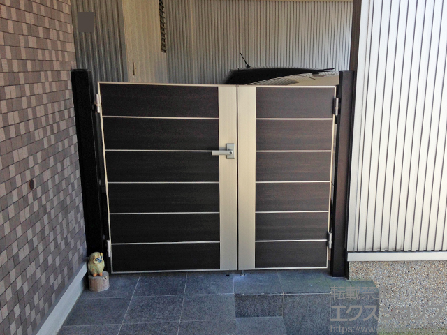 福岡県福岡市のの門扉 ルシアス門扉BP02型 横目隠し 両開き親子 複合カラー 施工例