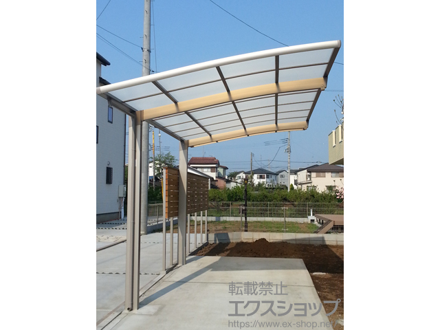 埼玉県所沢市のLIXIL リクシル（トステム）のカーポート カーブポートシグマIII 積雪〜20cm対応＋着脱式サポート ロング柱23用 1本入り×2セット 施工例