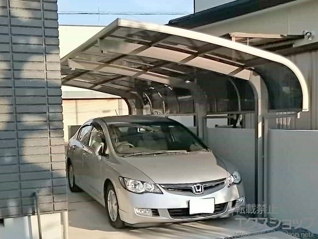 埼玉県所沢市のLIXIL リクシル（トステム）のカーポート テールポートシグマIII 延長 積雪〜20cm対応＋着脱式サポート 標準 1本入 施工例