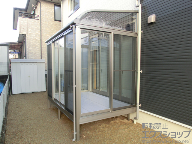 岐阜県可児市のLIXIL リクシル（トステム）のテラス囲い・サンルーム ほせるんですII R型 床納まり(ランマなし) 積雪~20cm対応 施工例