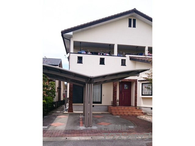 熊本県宇土市のLIXIL リクシル（トステム）のカーポート レグナスポートシグマIII Y合掌 積雪〜20cm対応＋着脱式サポート ロング柱23用 1本入×4セット 施工例