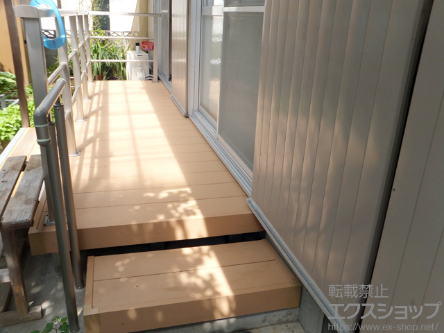 長崎県大村市ののウッドデッキ リウッドデッキ 200＋独立式 リウッドステップ2型×1セット＋シンプルモダンデッキフェンス2型 施工例