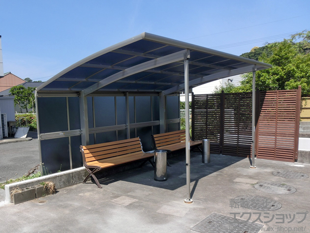 島根県浜田市ののカーポート プレシオスポート 積雪〜20cm対応＋サイドパネル 2段＋着脱式補助柱 2本入り×1セット 施工例