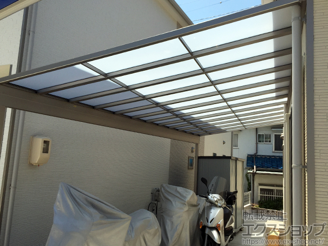 広島県呉市のLIXIL リクシル（トステム）のテラス屋根 ライザーテラスII F型 テラスタイプ 単体 積雪〜20cm対応 施工例