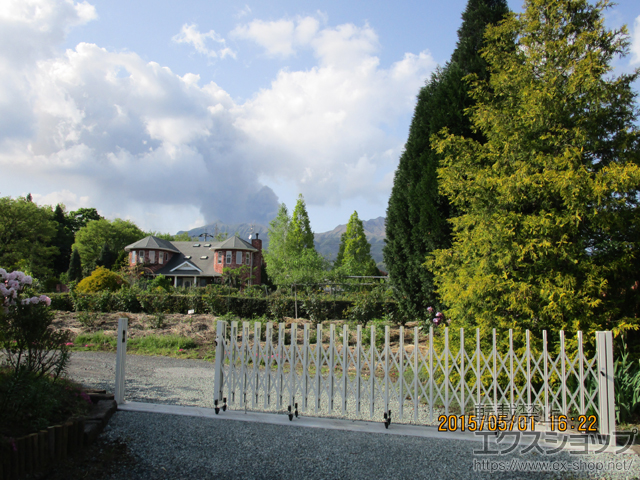 熊本県阿蘇郡南阿蘇村ののカーゲート アルシャインII M型 Aタイプ ノンレール 片開き 550S 施工例