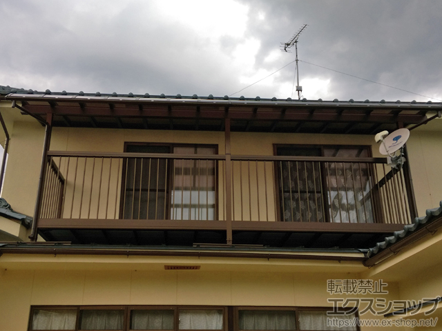 長野県安曇野市ののバルコニー バルコニー BY-X型 たて格子(格子幅18mm) 連棟 柱建式＋持ち出しユニット Aタイプ 施工例