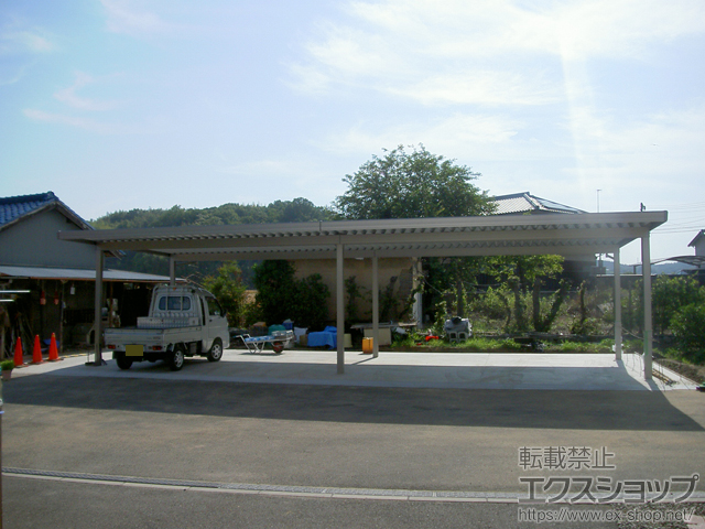 香川県綾歌郡綾川町のLIXIL リクシル（トステム）のカーポート テリオスポートIII 900 4台用 横連棟 角柱6本仕様 積雪〜30cm対応 施工例