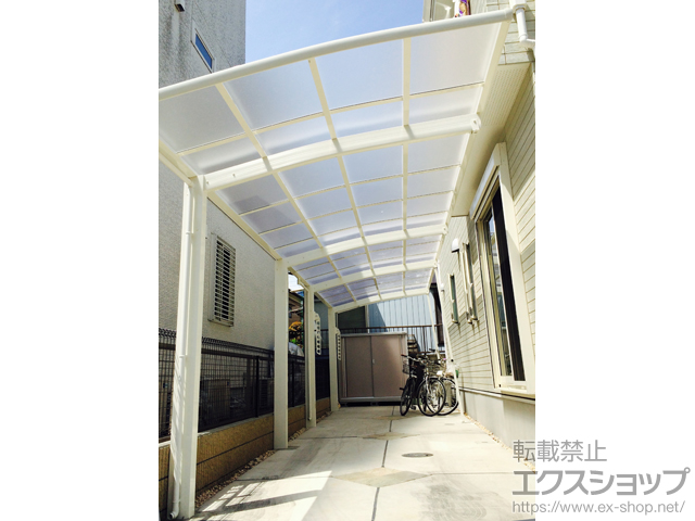 埼玉県さいたま市ののカーポート レイナポートグラン 縦連棟　積雪〜20cm対応＋着脱式サポート＋水平式物干し 施工例