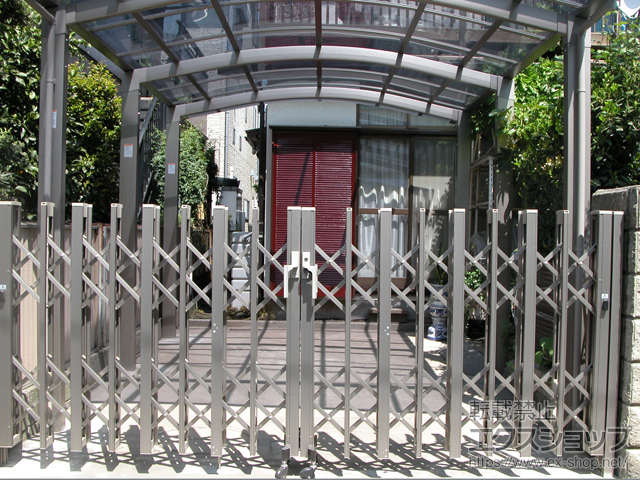 神奈川県相模原市のLIXIL リクシル（トステム）のカーポート カルエードシグマIII 1500 積雪〜50cm対応 施工例