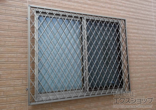 東京都町田市のLIXIL リクシル（トステム）の面格子・窓格子 アルミ面格子 ヒシクロス 施工例