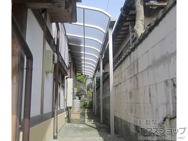 福岡県糟屋郡須恵町ののテラス屋根 プレシオステラス R型 テラスタイプ 連棟　積雪〜20cm対応 施工例