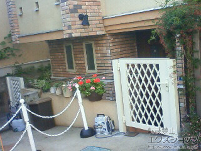 東京都渋谷区のの門扉 ライシス門扉 8型 ダイヤ格子 片開き 柱使用 施工例