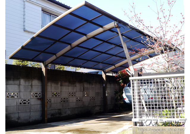 東京都西東京市のLIXIL リクシル（トステム）のカーポート カーブポートシグマIII 積雪〜20cm対応＋着脱式サポート 標準 1本入り2セット 施工例