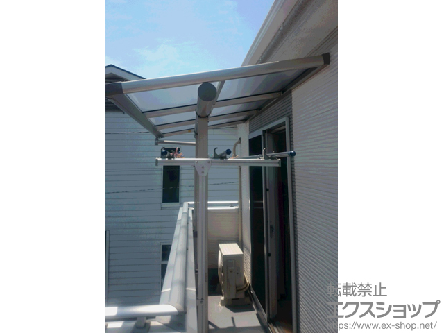 埼玉県春日部市ののバルコニー・ベランダ屋根 プレシオステラス F型 屋根タイプ 単体 積雪〜20cm対応 施工例