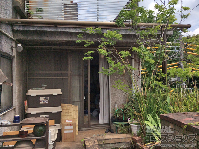 東京都渋谷区のLIXIL リクシル（トステム）のバルコニー・ベランダ屋根 ライザーテラスII F型 屋根タイプ 単体 積雪〜20cm対応 施工例