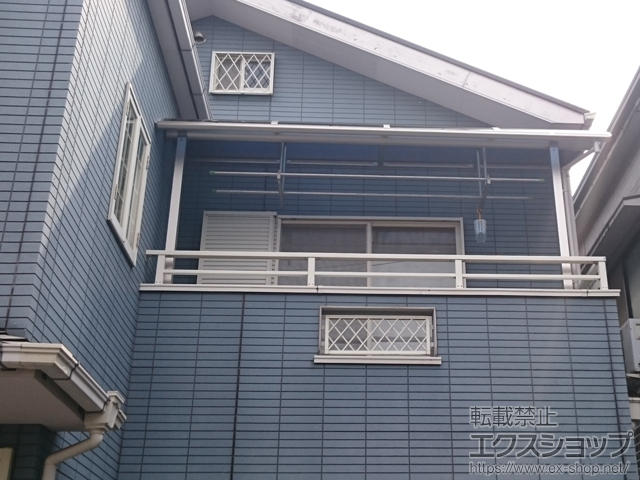 大阪府松原市ののバルコニー・ベランダ屋根 プレシオステラス R型 屋根タイプ 単体 積雪〜20cm対応＋吊り下げ式物干し　 施工例