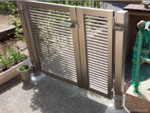 熊本県菊池郡大津町のの門扉 プレスタ門扉 1型 細横桟 両開き親子 柱使用 施工例