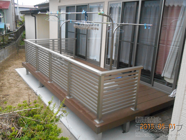 宮城県遠田郡美里町ののウッドデッキ リウッドデッキ 200＋独立式リウッドステップ2型＋シンプルモダンデッキフェンス7型 施工例