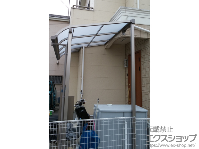 大阪府松原市のLIXIL リクシル（トステム）のテラス屋根 ライザーテラスII R型 テラスタイプ 単体 積雪〜20cm対応 ※はね出し納まり 施工例