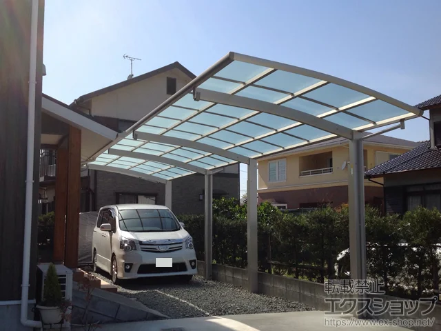 福岡県筑後市のYKKAPのカーポート レイナポートグラン 縦連棟　積雪～20cm対応＋着脱式サポート 施工例
