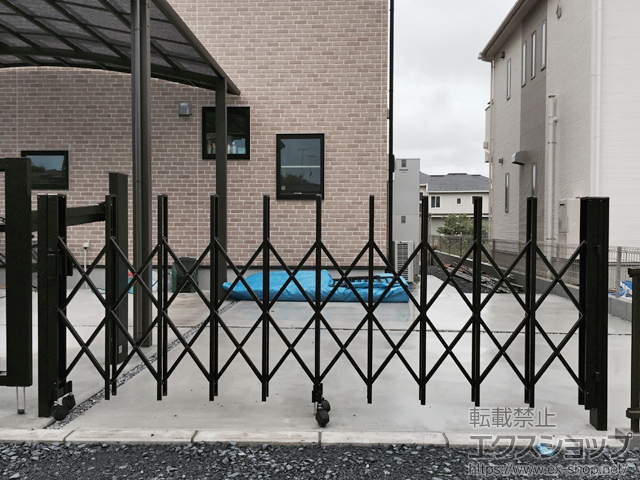 栃木県小山市ののカーゲート トリップゲート RA型 ノンレール 片開き 30S 施工例