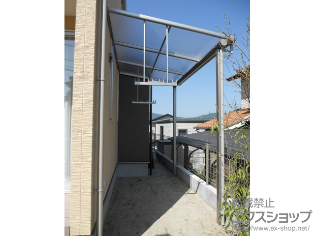福岡県太宰府市ののテラス屋根 ヴェクターテラス F型 テラスタイプ 単体 積雪〜20cm対応＋吊り下げ式物干し 施工例