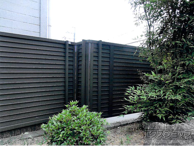 京都府福知山市ののフェンス・柵 プレスタフェンス5型 フリーポールタイプ＋フェンス下桟すきまカバー 施工例