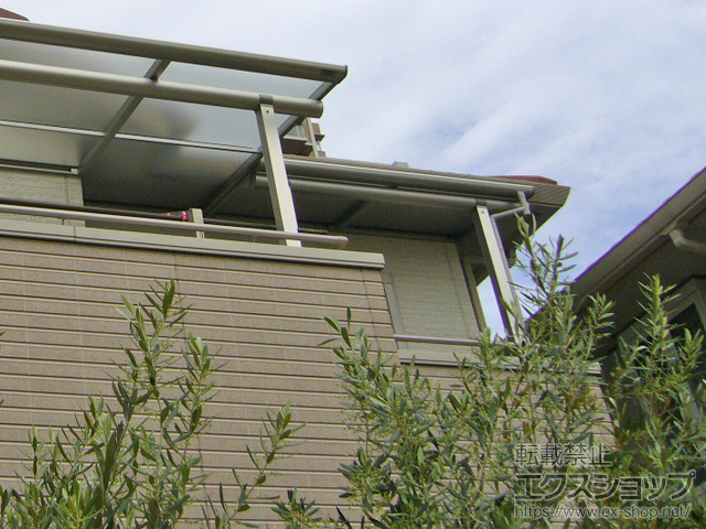 兵庫県西宮市ののバルコニー・ベランダ屋根 ヴェクターテラス F型 屋根タイプ 単体 積雪〜20cm対応 施工例