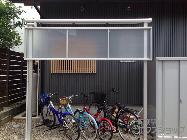 岐阜県各務原市のLIXIL リクシル（トステム）のテラス屋根 ライザーテラスII F型 テラスタイプ 単体 積雪〜20cm対応＋前面スクリーン1段仕様 施工例