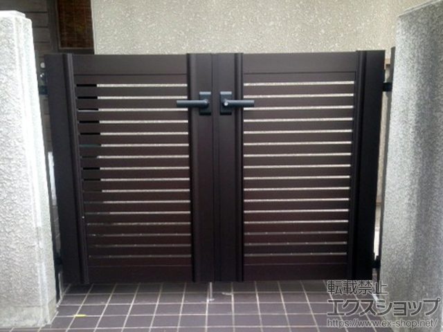 神奈川県茅ヶ崎市のの門扉 エクスライン門扉5型 両開き　門柱使用 施工例