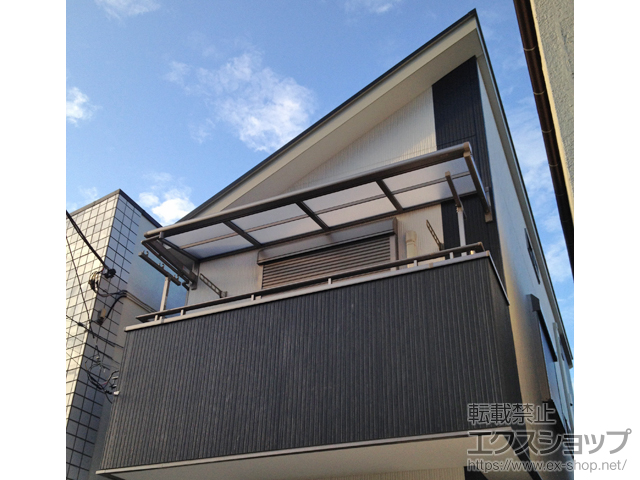 神奈川県横浜市のLIXIL リクシル（トステム）のバルコニー・ベランダ屋根 ライザーテラスII F型 ルーフタイプ 単体 積雪〜20cm対応 施工例