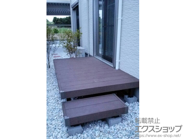 愛知県知多郡武豊町ののウッドデッキ リウッドデッキ 200＋独立式リウッドステップ2型 施工例