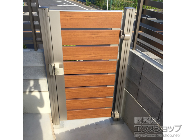 東京都江戸川区のの門扉 ルシアス門扉BW01型 横スリット 片開き 複合カラー 門柱使用 施工例