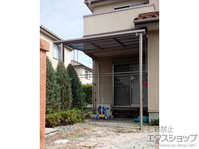 福岡県朝倉郡筑前町のLIXIL リクシル（トステム）のテラス屋根 ライザーテラスII F型 テラスタイプ 単体 積雪〜20cm対応＋吊り下げ物干し 施工例