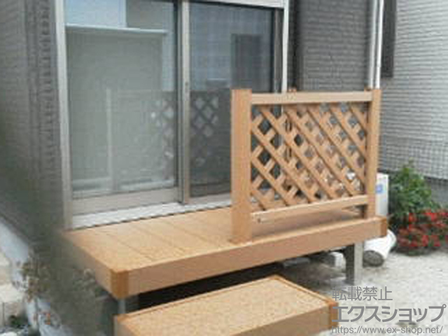 埼玉県越谷市ののウッドデッキ リウッドデッキ 200＋独立式リウッドステップ2型＋リウッドデッキフェンス2型＜ラチス格子＞ 施工例