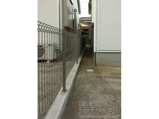 福岡県古賀市ののフェンス・柵 ハイグリッドフェンスUF8型 フリーポールタイプ 施工例